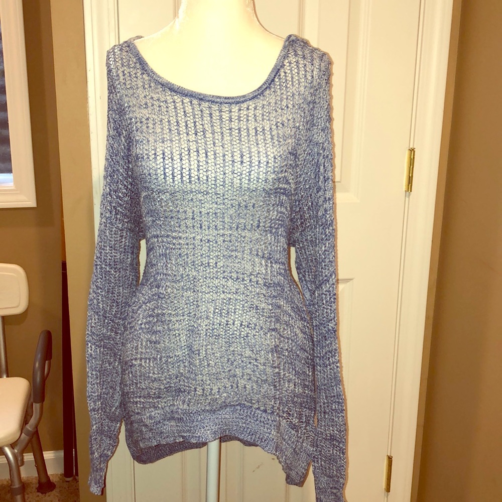 LN blue & white top FINAL PRICE